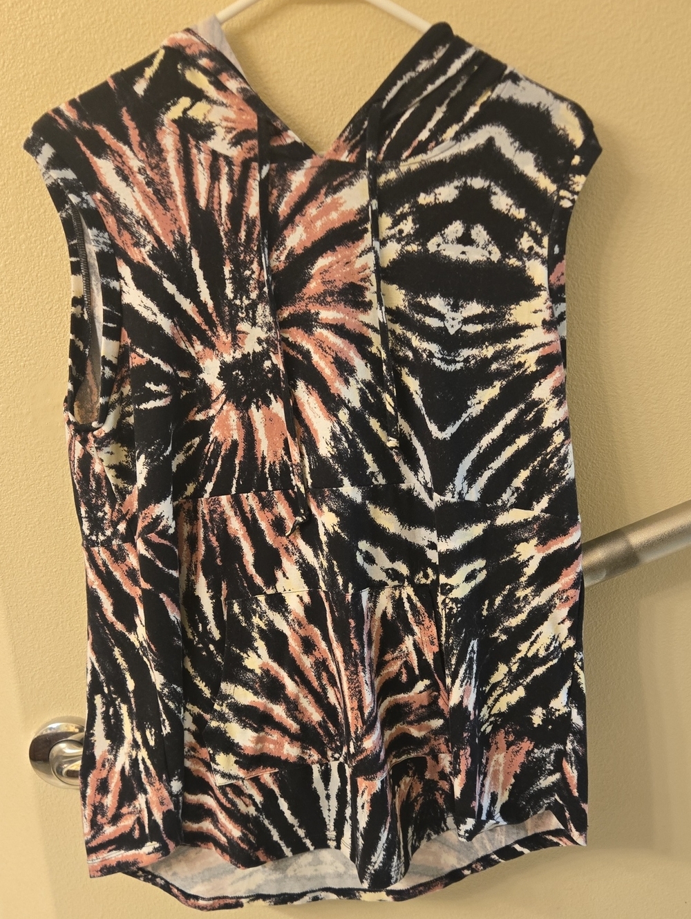 LuLaRoe Brittany Sleeveless Tank Top in Black, Peach, Cream